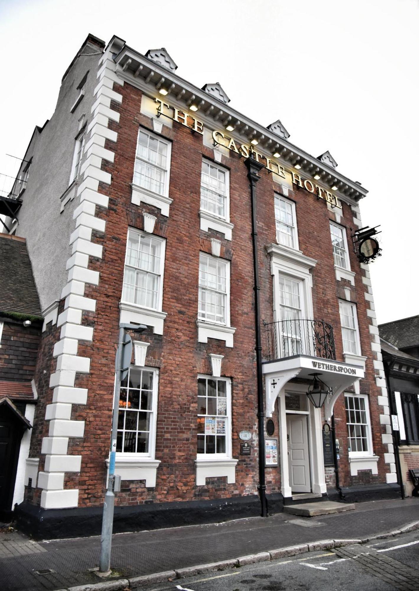 רות'ין The Castle Hotel Wetherspoon מראה חיצוני תמונה