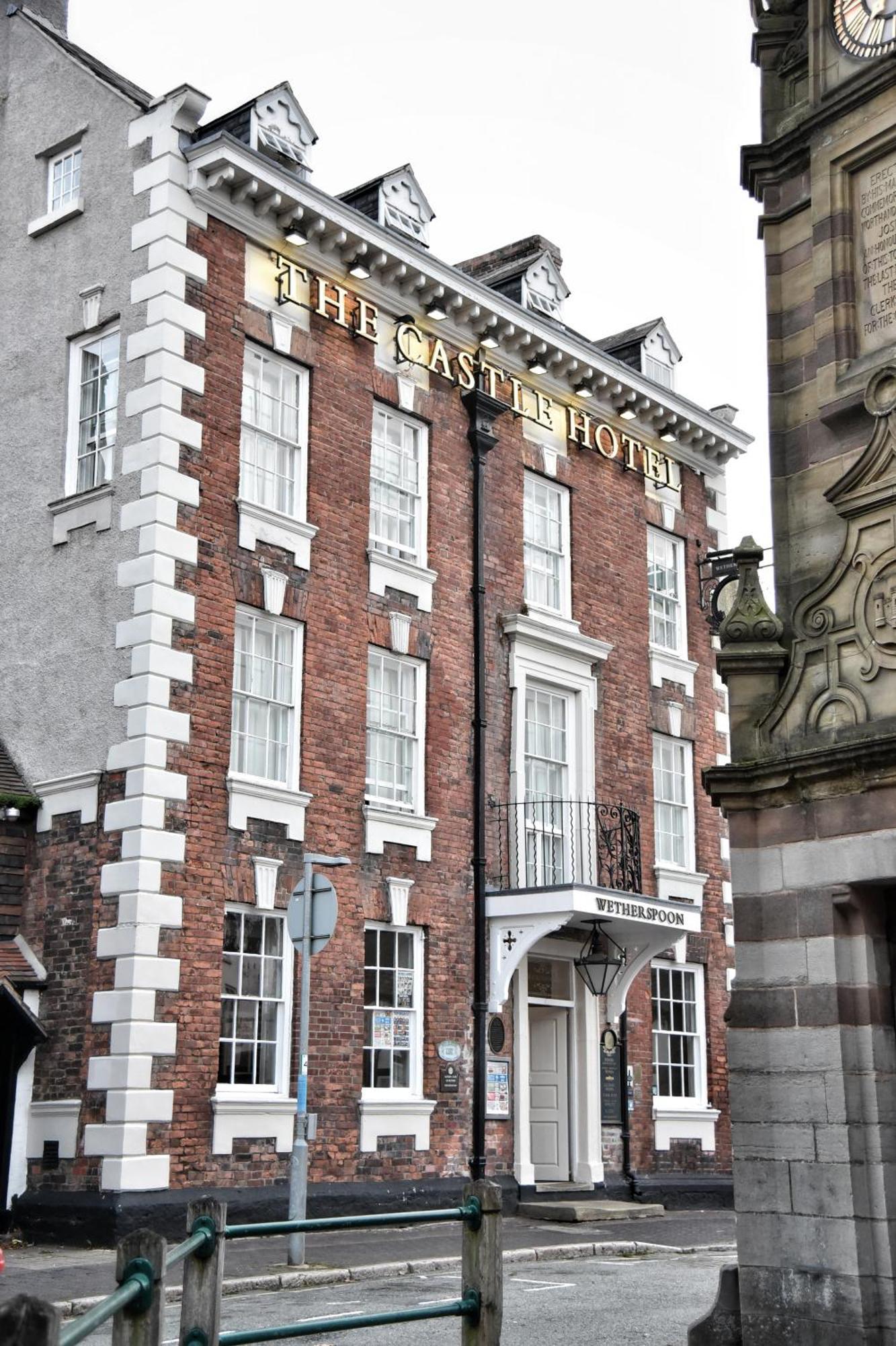 רות'ין The Castle Hotel Wetherspoon מראה חיצוני תמונה