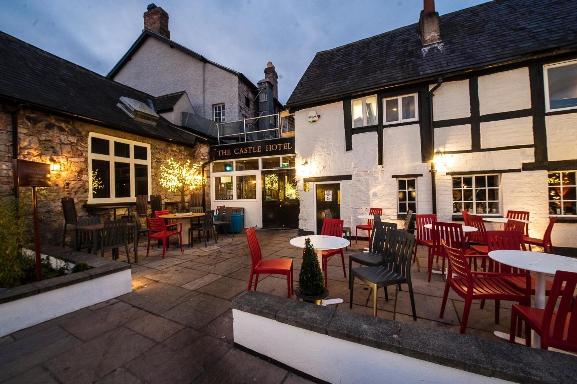רות'ין The Castle Hotel Wetherspoon מראה חיצוני תמונה