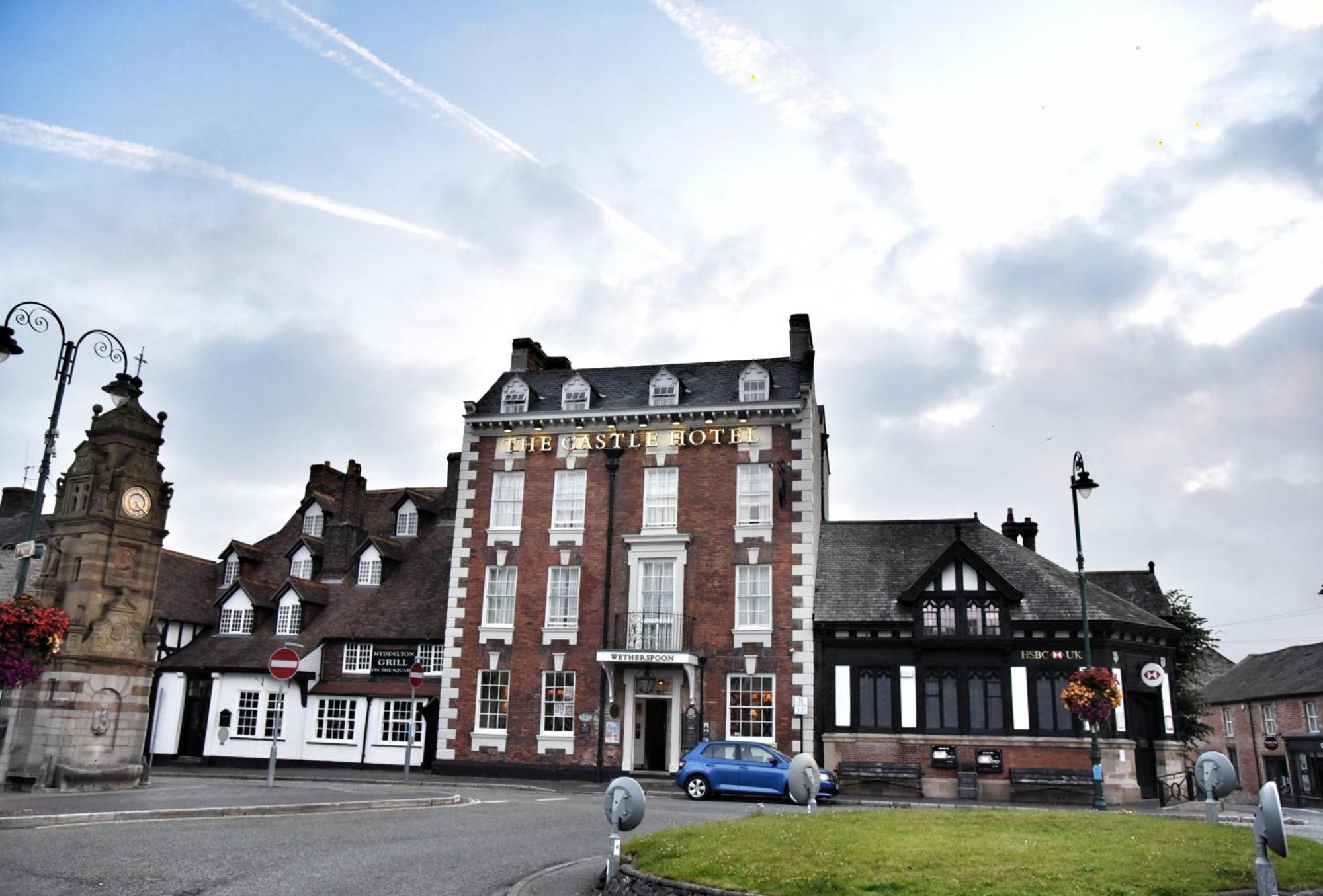 רות'ין The Castle Hotel Wetherspoon מראה חיצוני תמונה