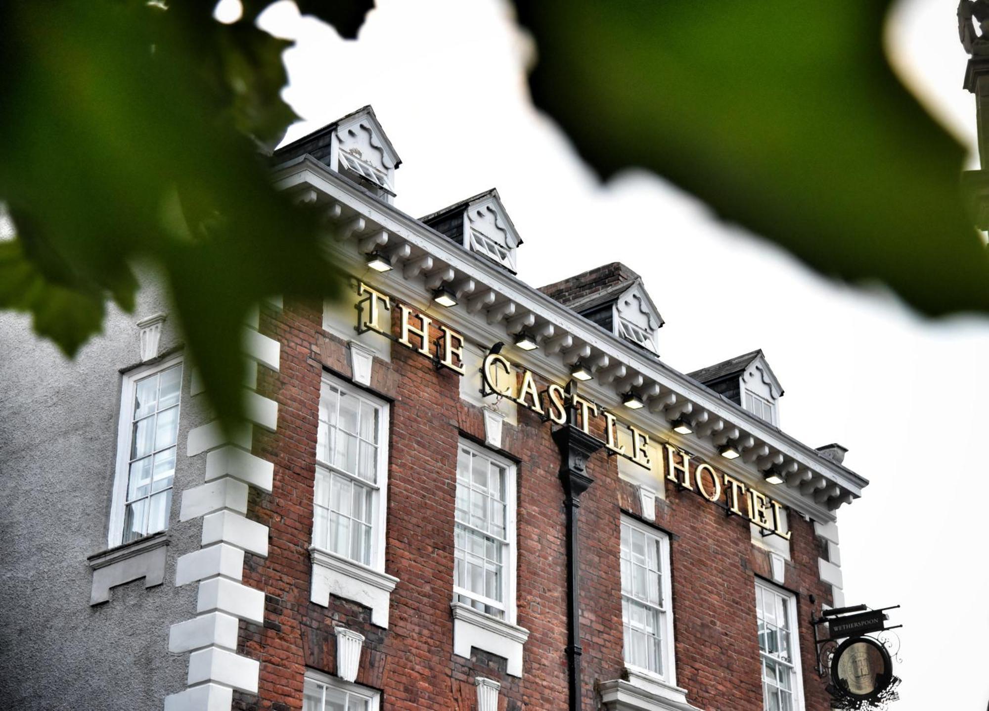רות'ין The Castle Hotel Wetherspoon מראה חיצוני תמונה