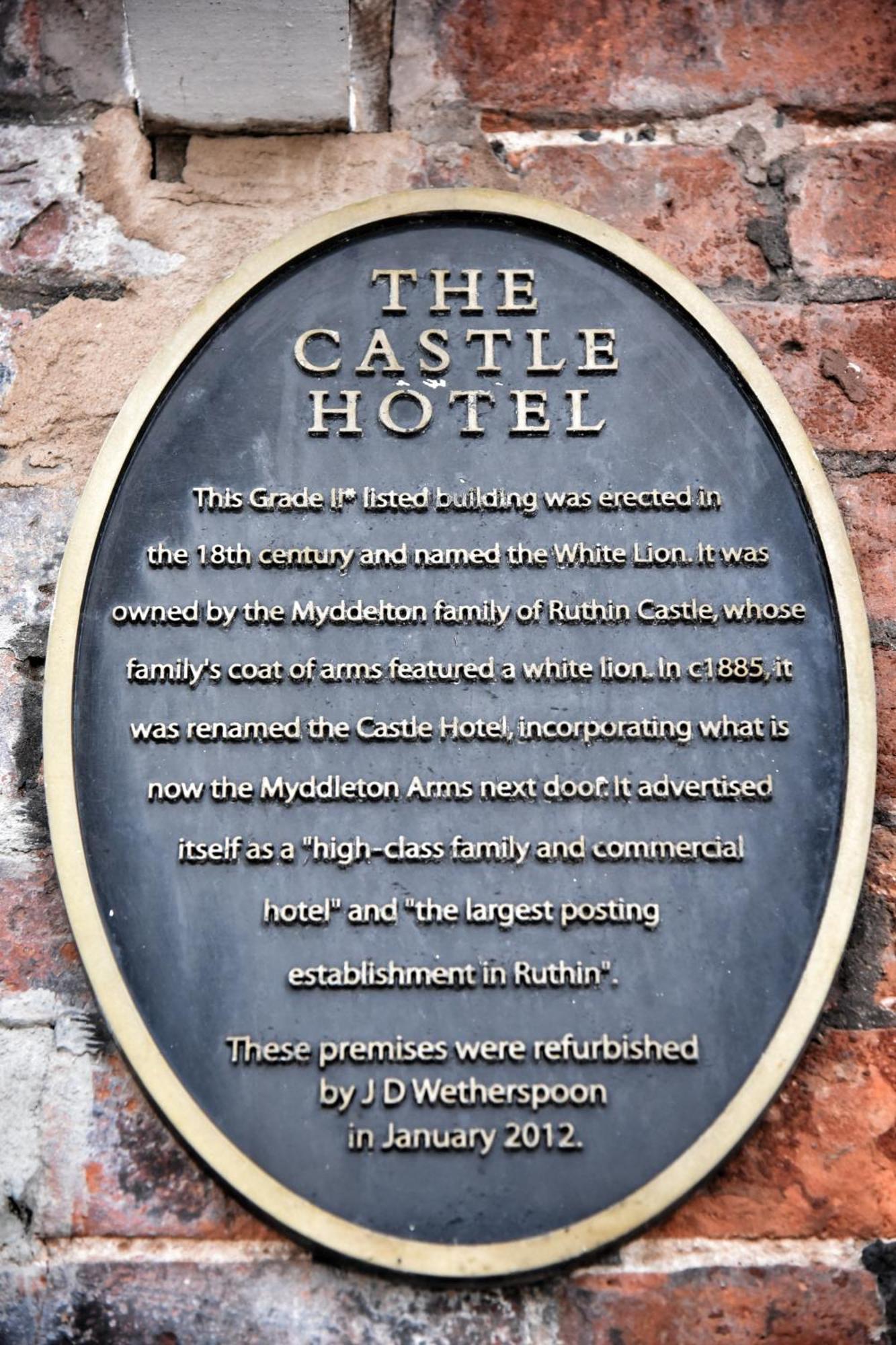 רות'ין The Castle Hotel Wetherspoon מראה חיצוני תמונה