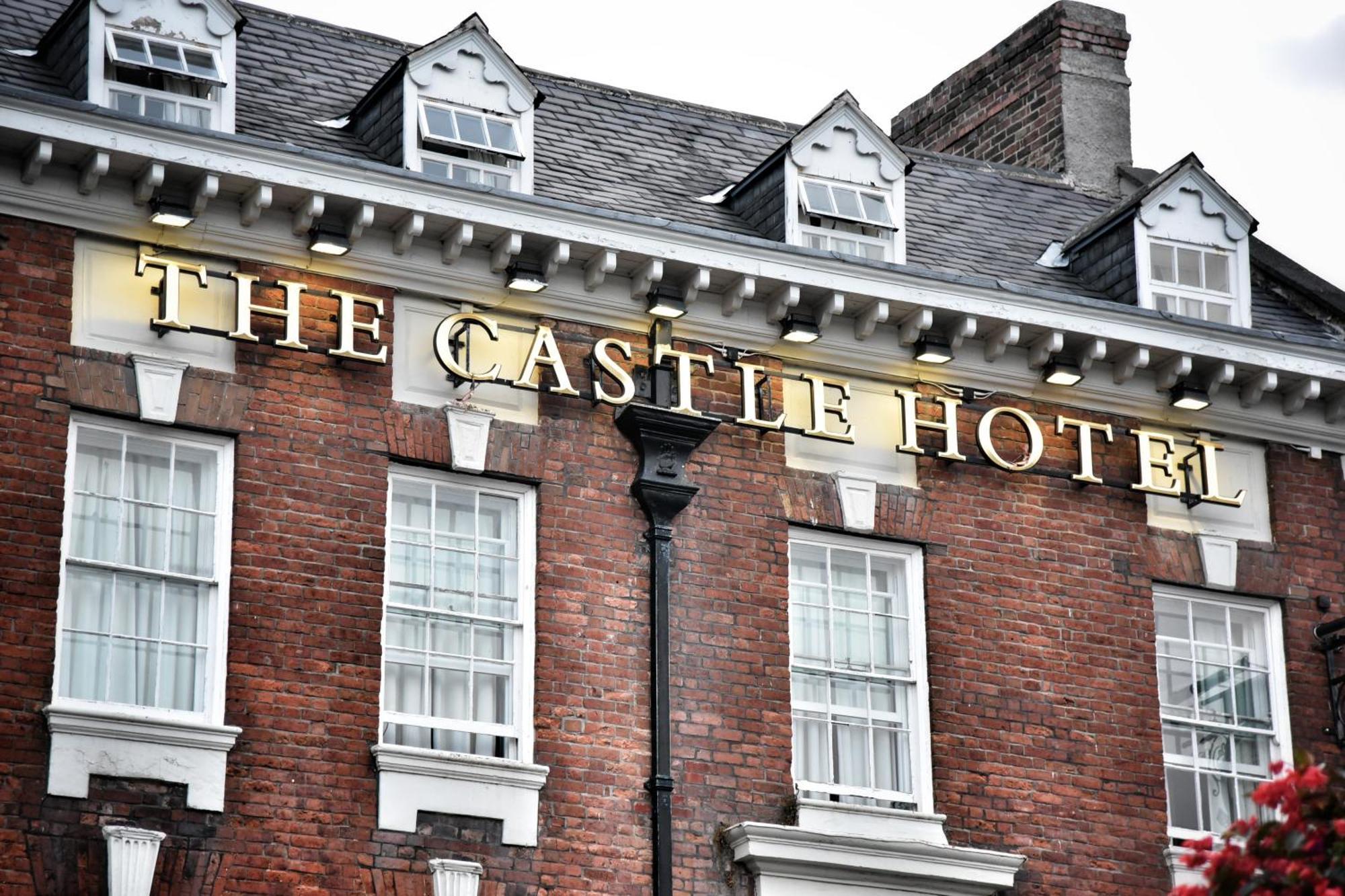 רות'ין The Castle Hotel Wetherspoon מראה חיצוני תמונה