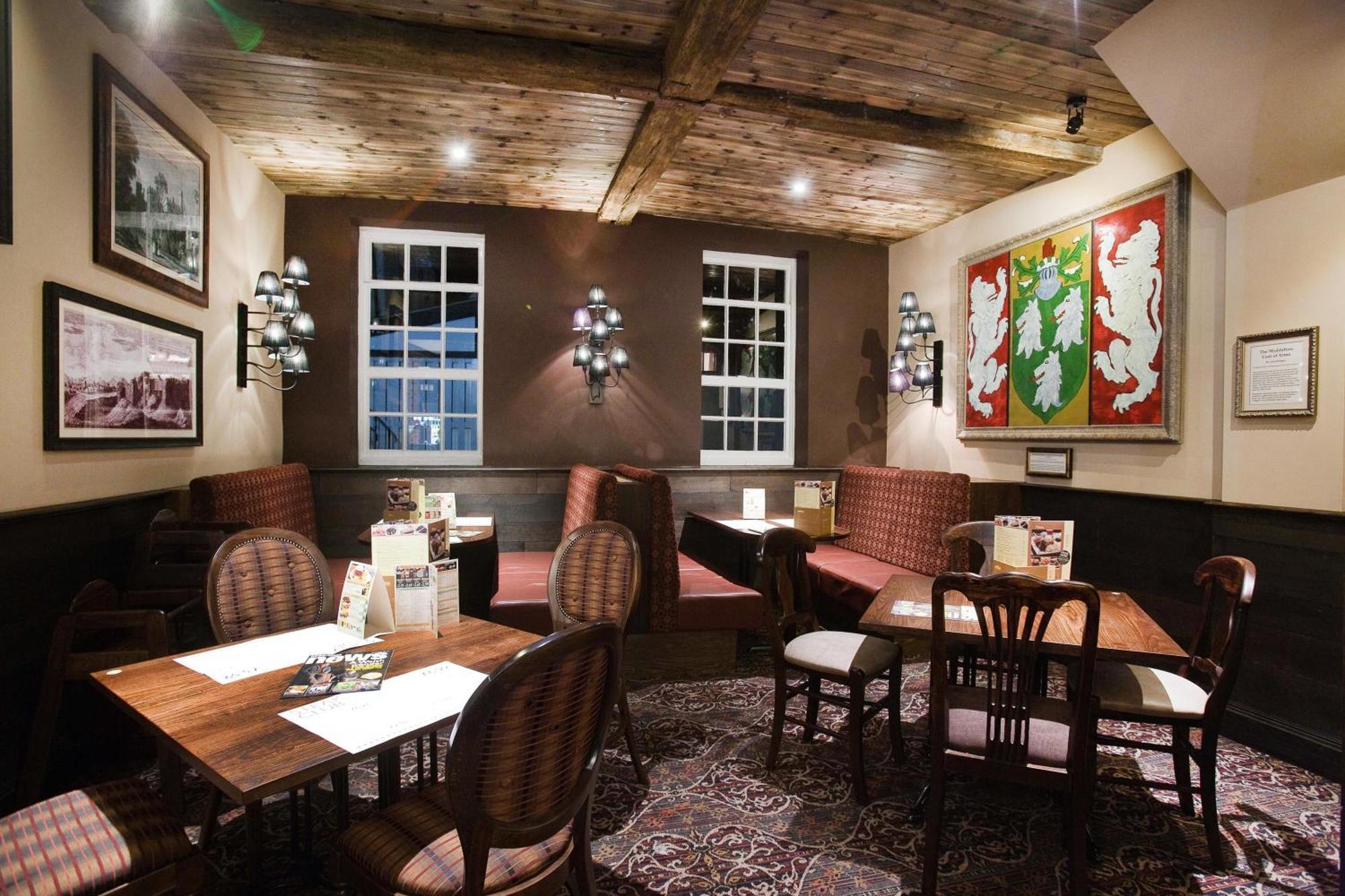 רות'ין The Castle Hotel Wetherspoon מראה חיצוני תמונה