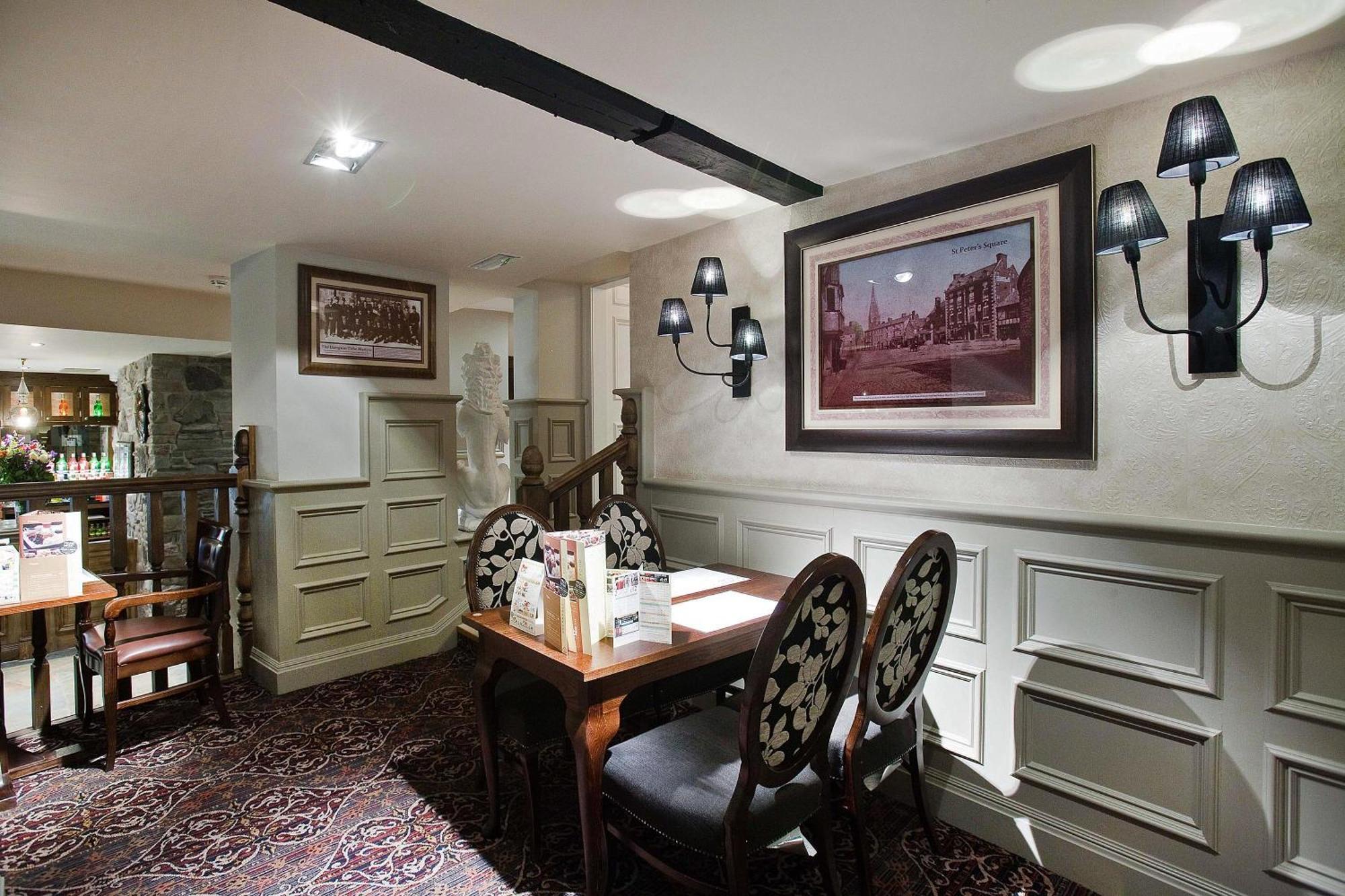 רות'ין The Castle Hotel Wetherspoon מראה חיצוני תמונה