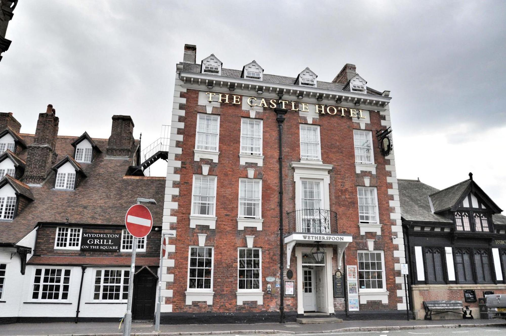 רות'ין The Castle Hotel Wetherspoon מראה חיצוני תמונה
